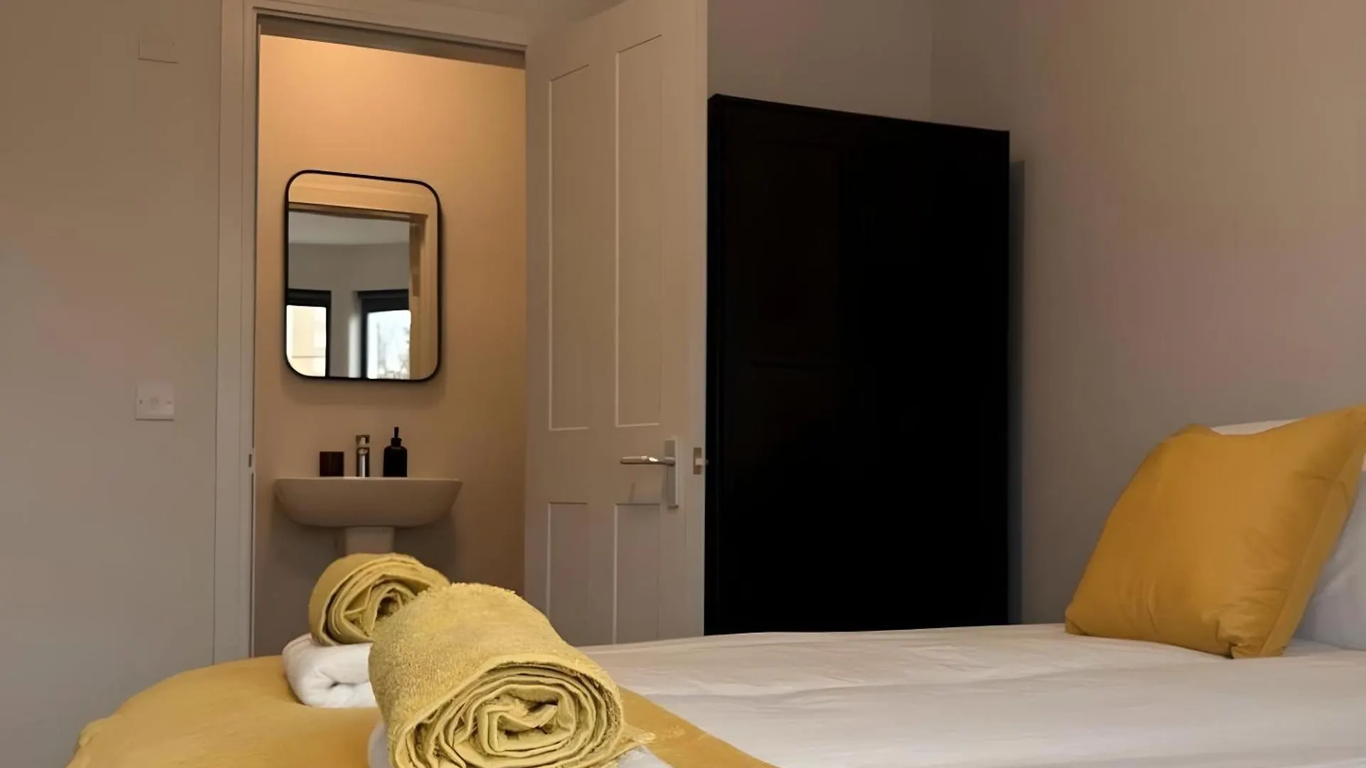 Affordable Master Room Stay Abu Dhabi